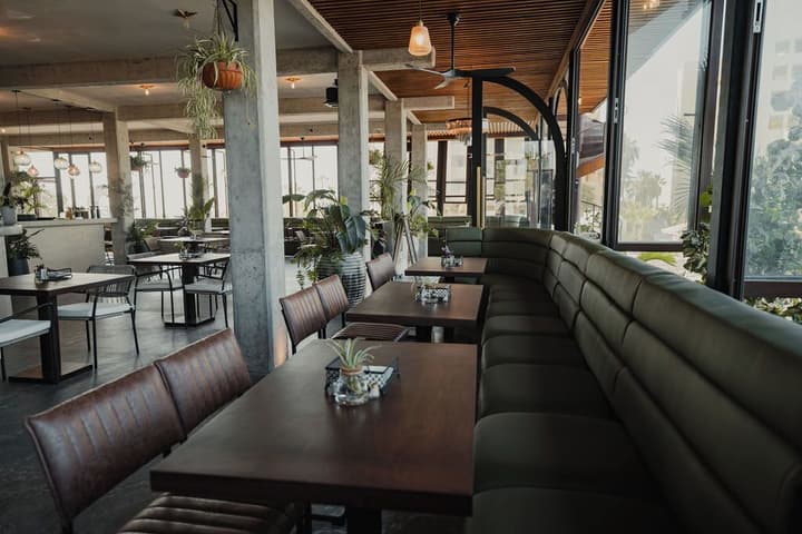 Sunrock Hotel and Suites