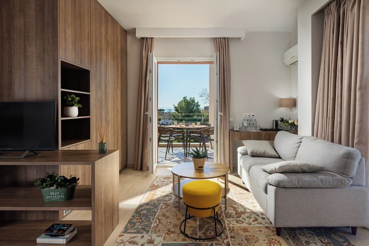 Minavra Hotel
