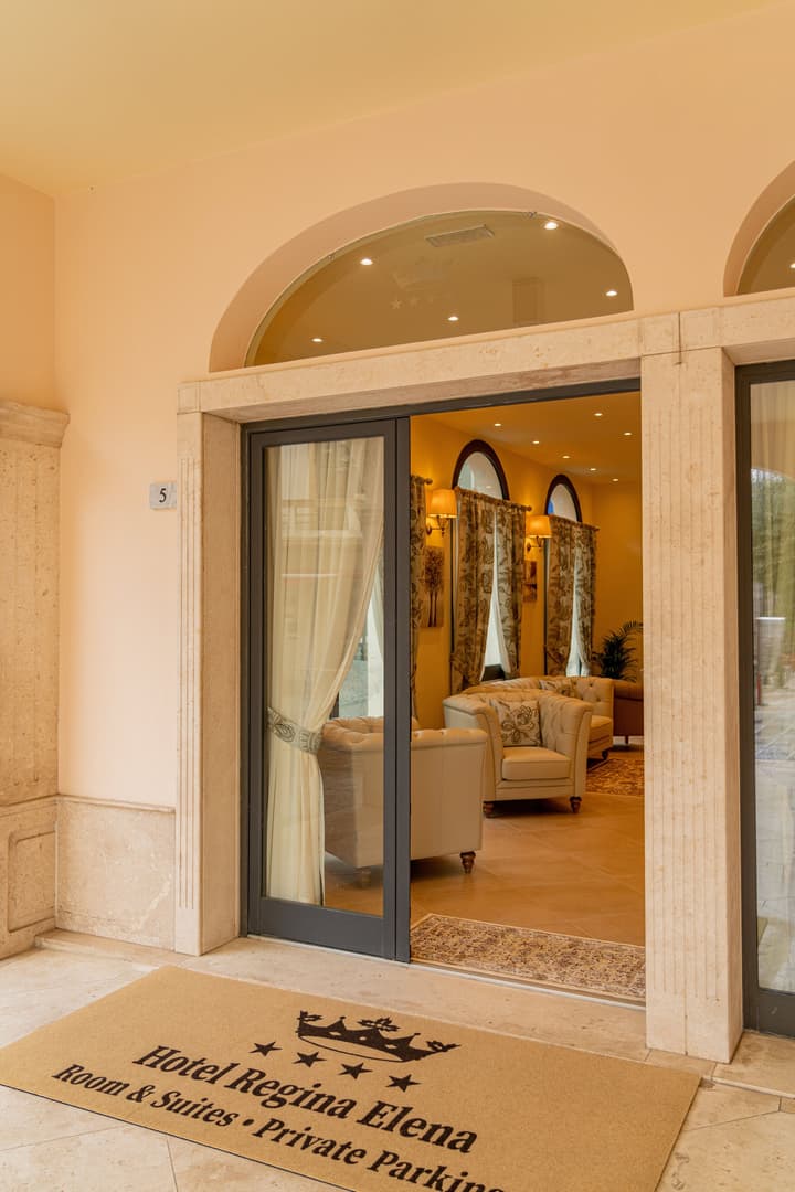 Hotel Regina Elena