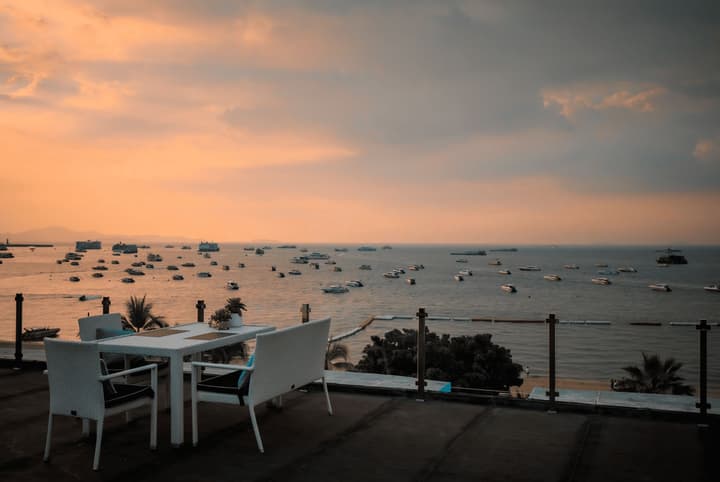 Wave Hotel Pattaya