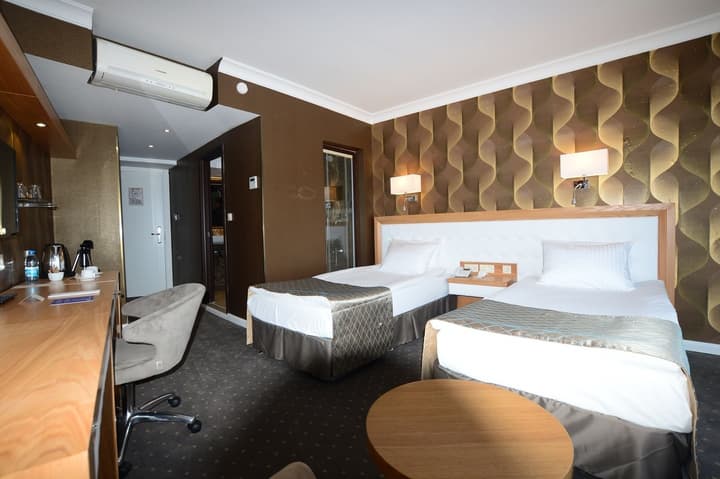 Akol Hotel