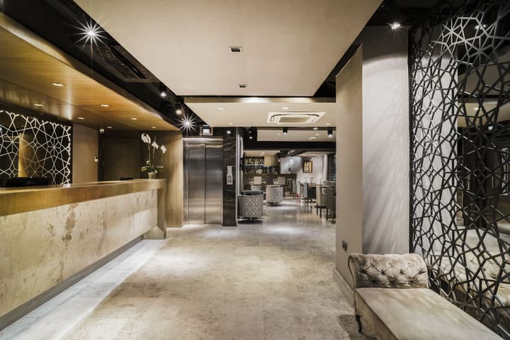 AHC Grand Bazaar Hotel