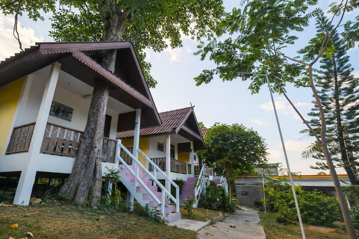 Phi Phi Chang Grand Resort & Spa