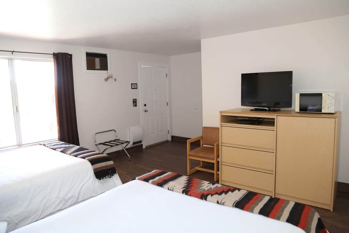 The Riverside Ranch RV Park, Motel & Campground
