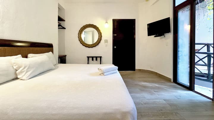 Siesta Fiesta Hotel – 5th Avenue