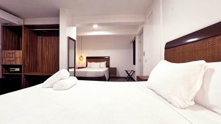 Siesta Fiesta Hotel – 5th Avenue