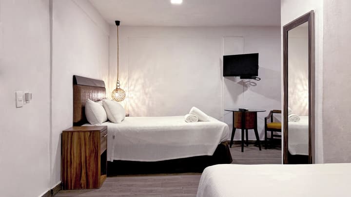 Siesta Fiesta Hotel – 5th Avenue