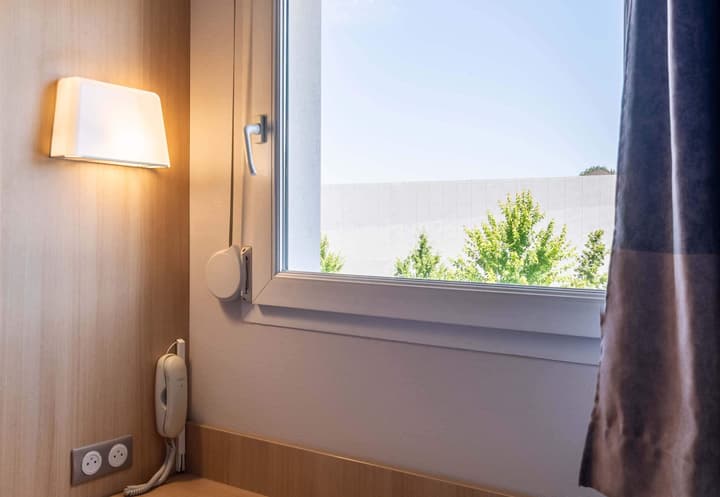 B&B HOTEL Saint-Etienne Monthieu