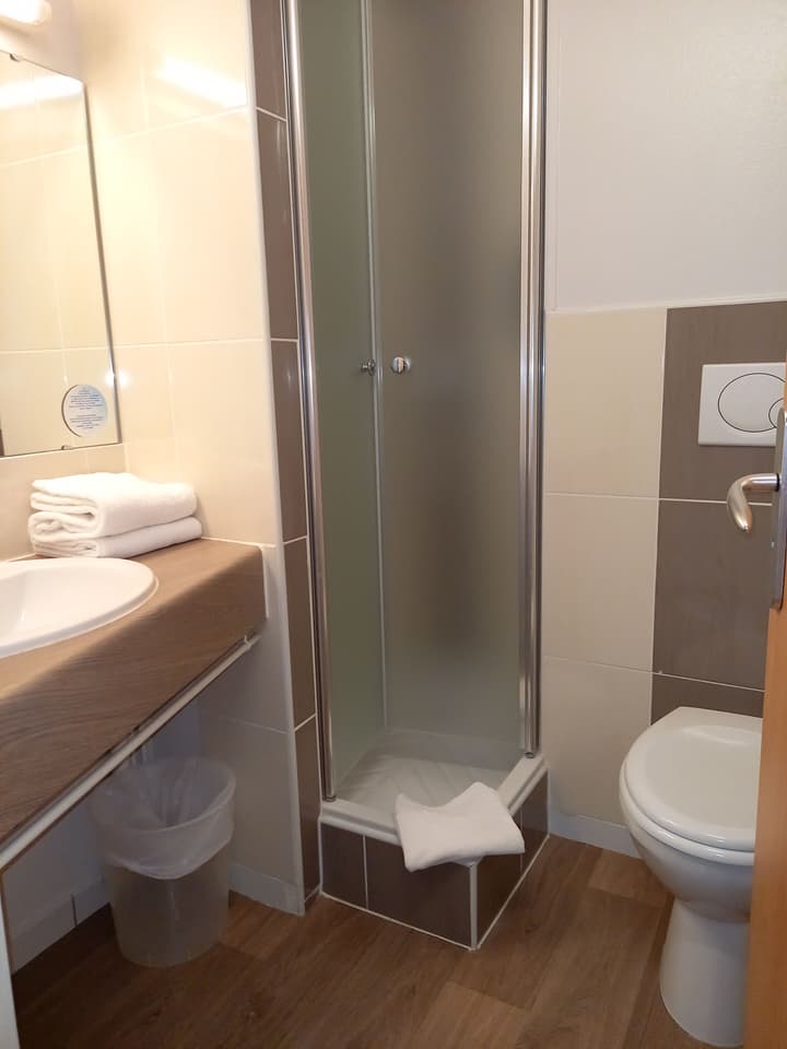 B&B HOTEL Saint-Etienne Monthieu