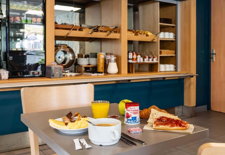 B&B HOTEL Saint-Etienne Monthieu