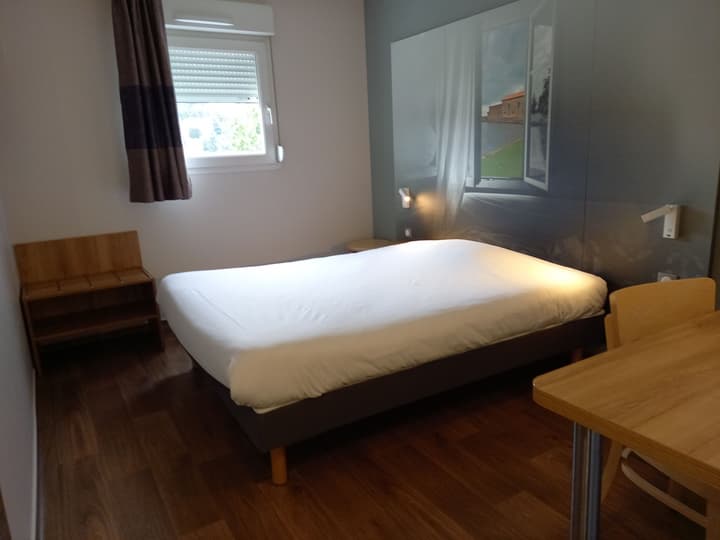 B&B HOTEL Saint-Etienne Monthieu