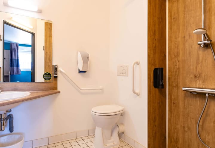B&B HOTEL Saint-Etienne Monthieu
