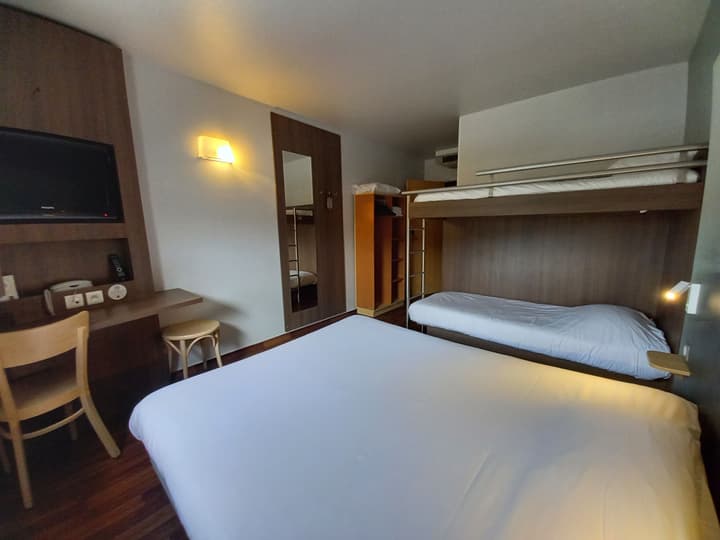 B&B HOTEL Saint-Etienne Monthieu