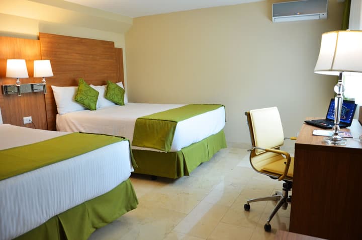 Hotel Suites Ambassador