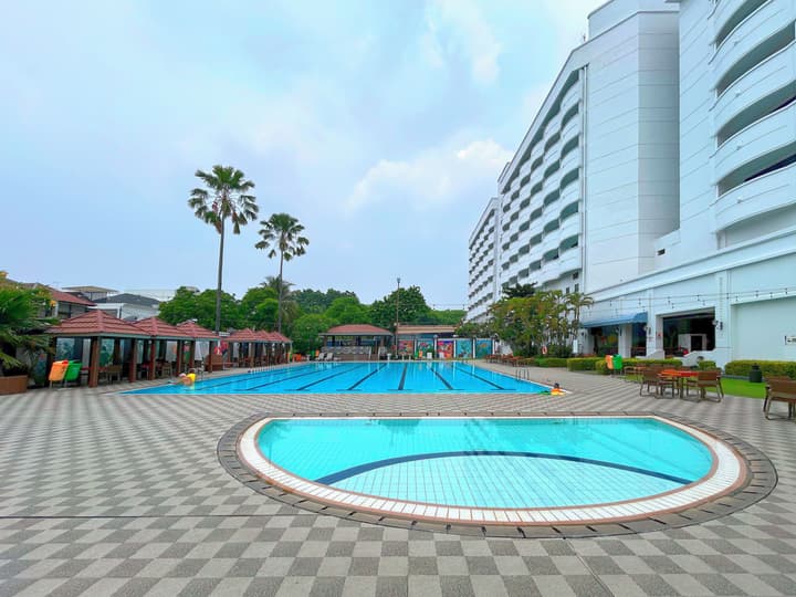 Sunlake Waterfront Resort and Convention