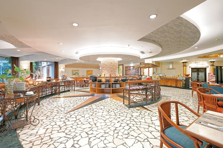Sunlake Waterfront Resort and Convention