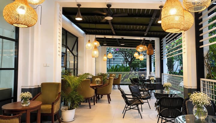 Sunlake Waterfront Resort and Convention
