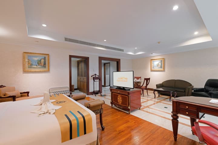 Sunlake Waterfront Resort and Convention