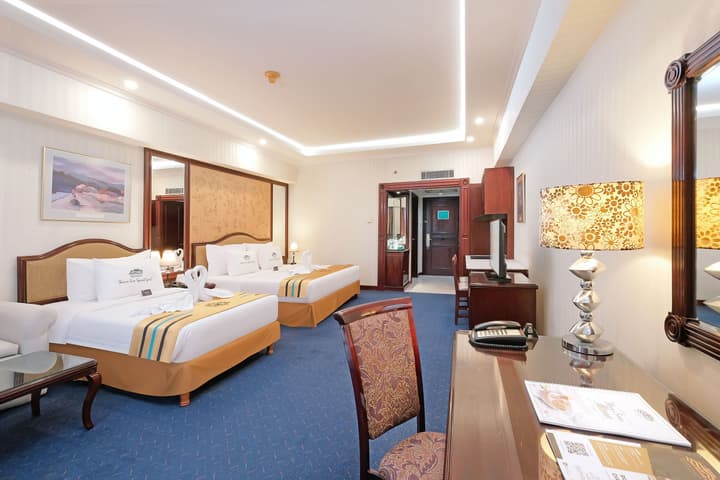 Sunlake Waterfront Resort and Convention