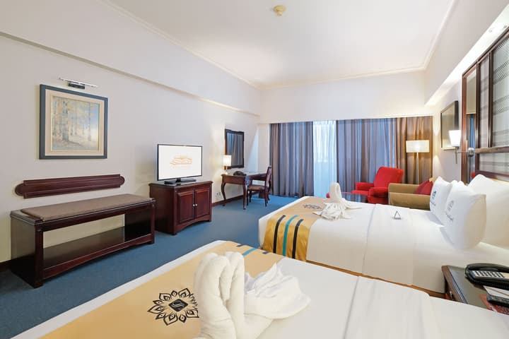 Sunlake Waterfront Resort and Convention