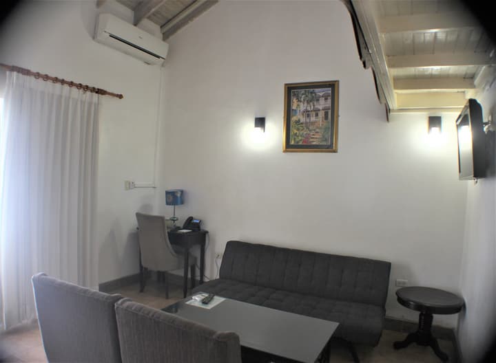 Altamont Court Hotel