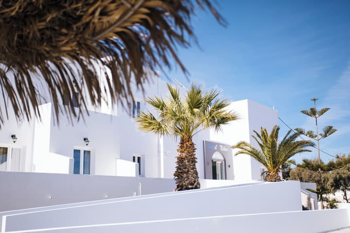 Nikos Hotel