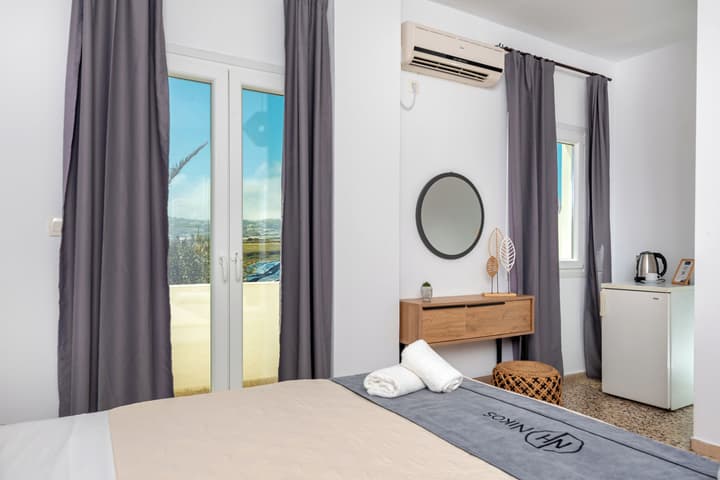 Nikos Hotel