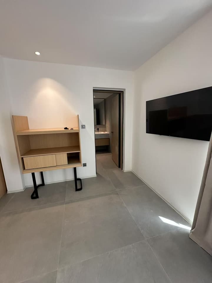 Nikos Hotel