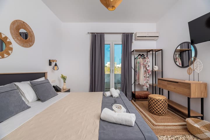 Nikos Hotel