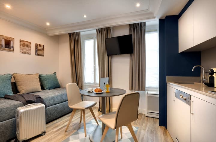 Serotel Suites