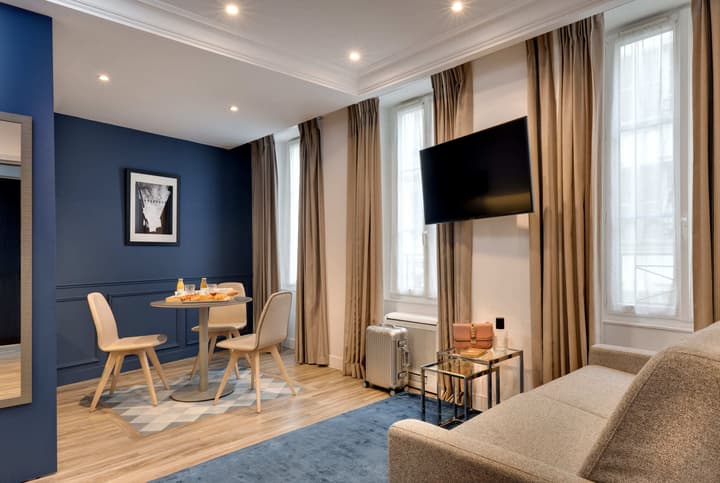 Serotel Suites