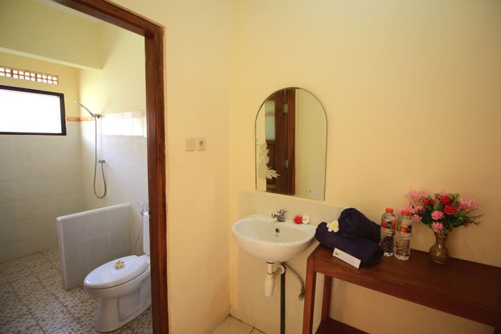 Lovina Beach Hotel