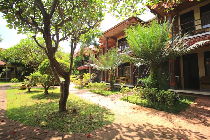Lovina Beach Hotel