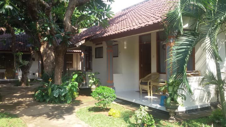 Lovina Beach Hotel