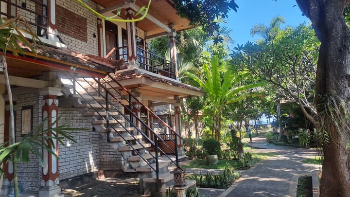 Lovina Beach Hotel