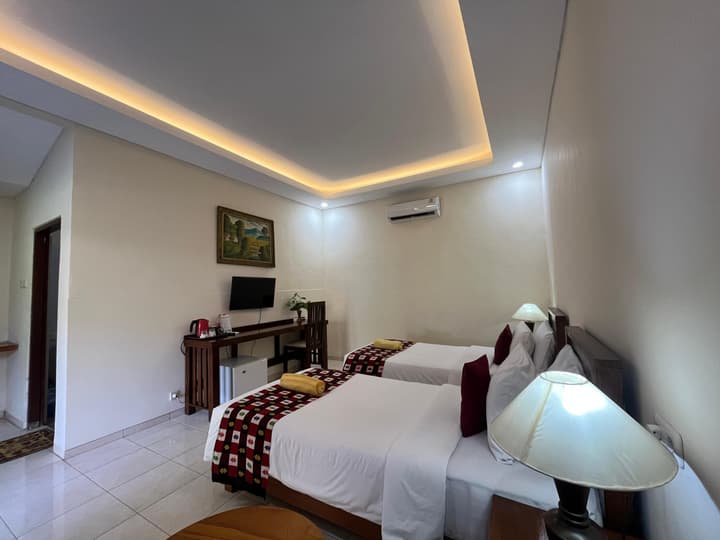 Lovina Beach Hotel