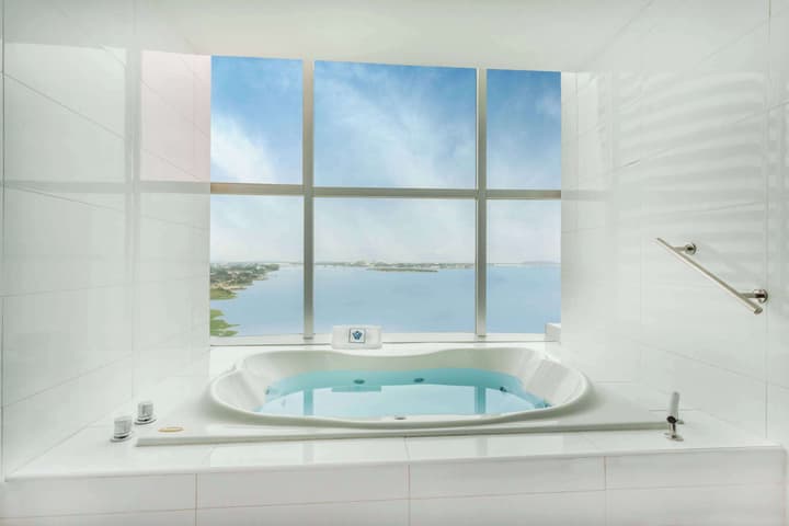 Wyndham Guayaquil Puerto Santa Ana