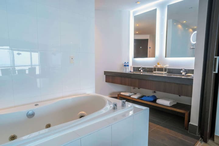 Wyndham Guayaquil Puerto Santa Ana