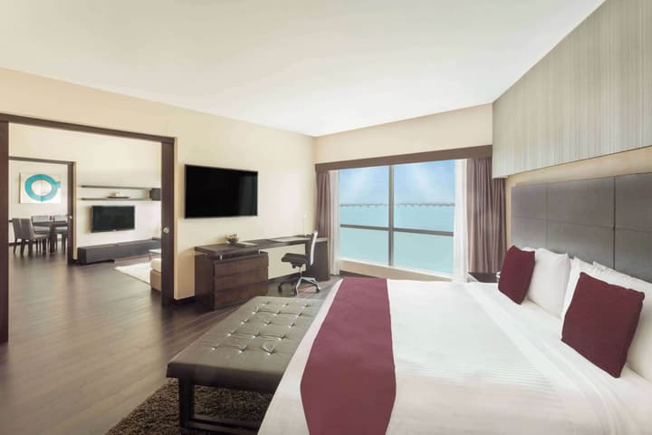 Wyndham Guayaquil Puerto Santa Ana
