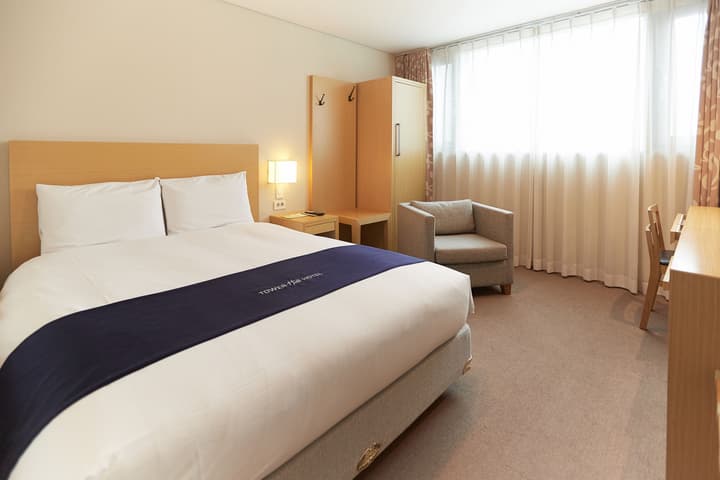 Tower Hill Hotel
