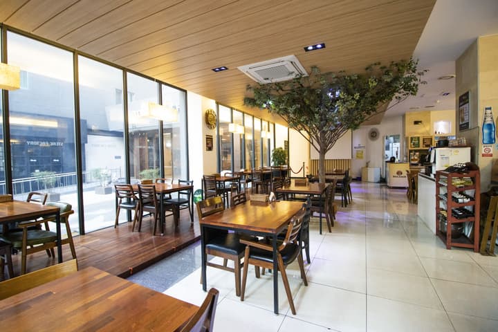 Tower Hill Hotel