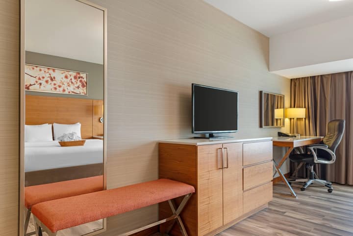 Radisson Hotel & Conference Centre Calgary Airport