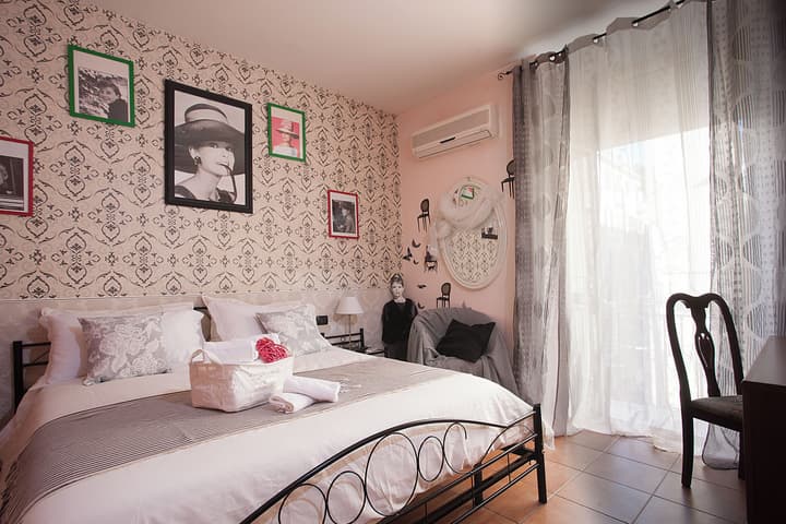 Hotel Cine Holiday