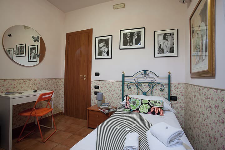 Hotel Cine Holiday