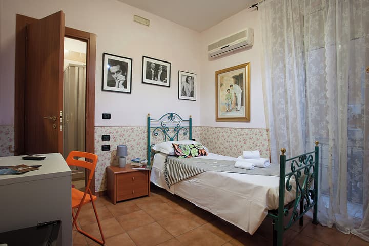 Hotel Cine Holiday