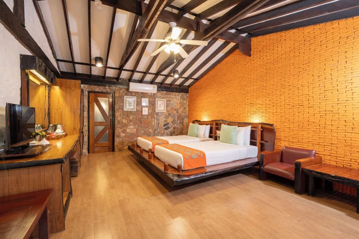 Home Phutoey River Kwai Hotspring & Nature Resort