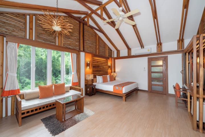 Home Phutoey River Kwai Hotspring & Nature Resort