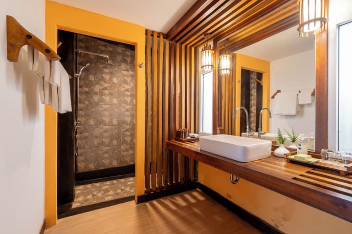 Home Phutoey River Kwai Hotspring & Nature Resort