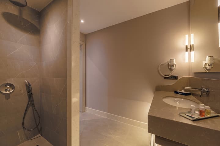 Ramada Encore by Wyndham Istanbul Bayrampasa
