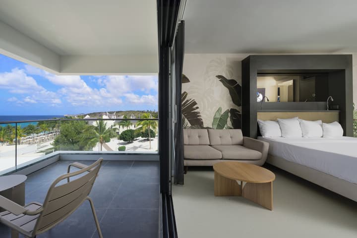 Papagayo Beach Hotel